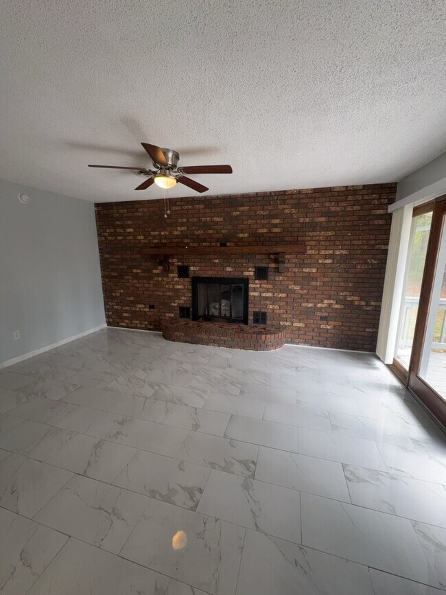 Building Photo - 110 Elwood Rd