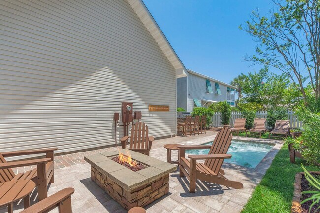 Building Photo - 4465 Clipper Cove