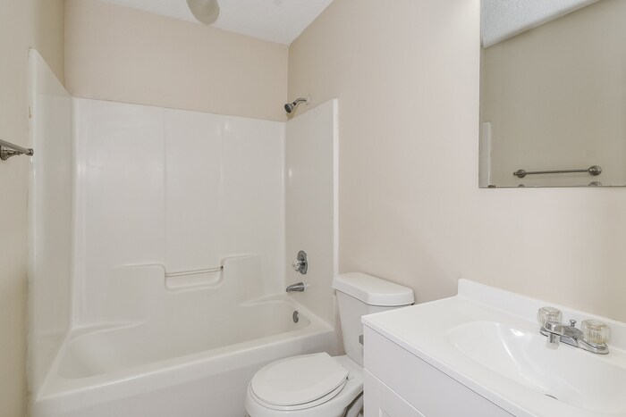 Building Photo - 631 Folkstone Rd