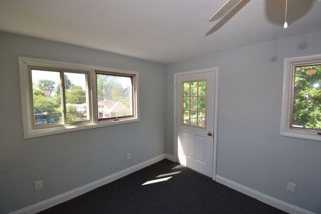 Building Photo - 4 Bedroom Home For Rent in Euclid Ohio