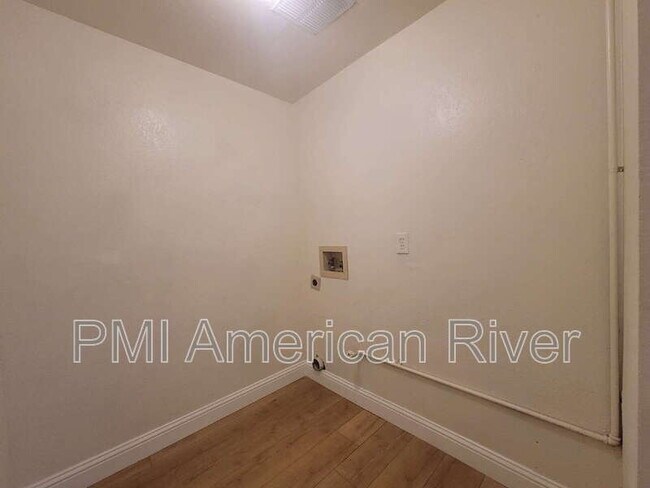 Building Photo - 4475 Silverton Way