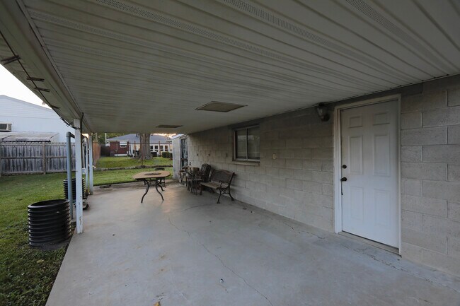 Building Photo - 2509 Paddock Ct