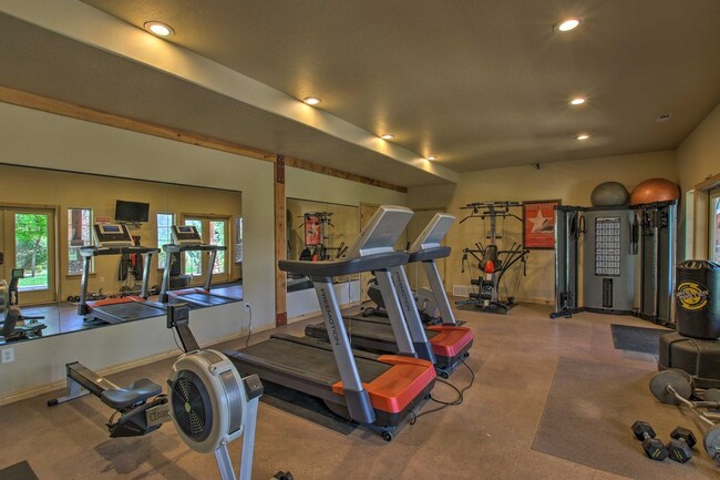 Building Photo - 3524 N Fox Run Dr