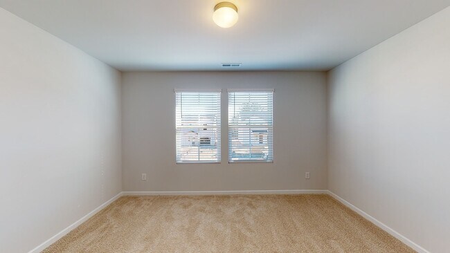 Building Photo - 129 Maple Tree Ln