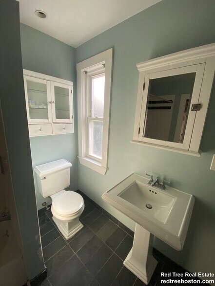 Building Photo - 22 Eastburn St
