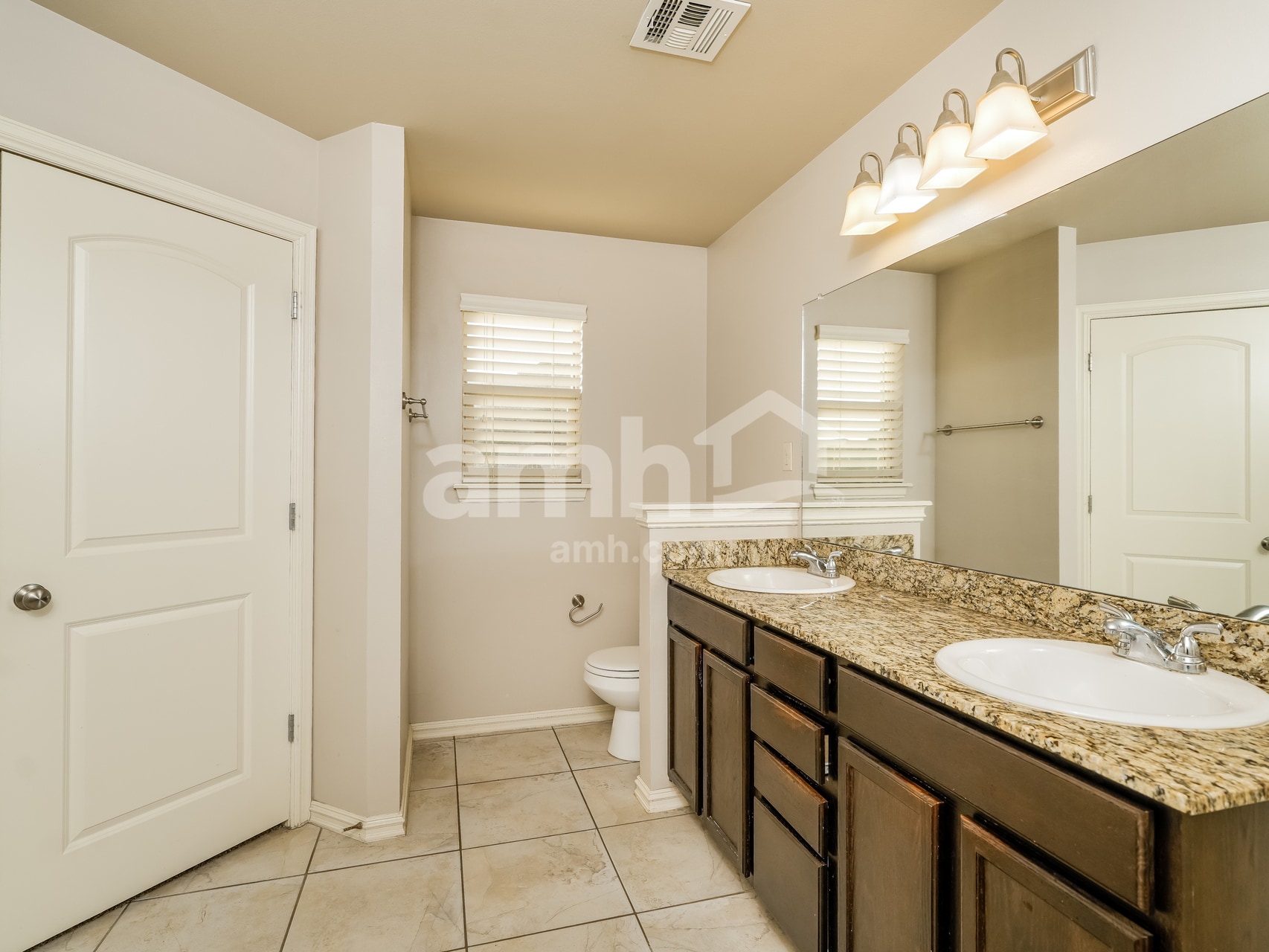 Building Photo - 13332 S Poplar St