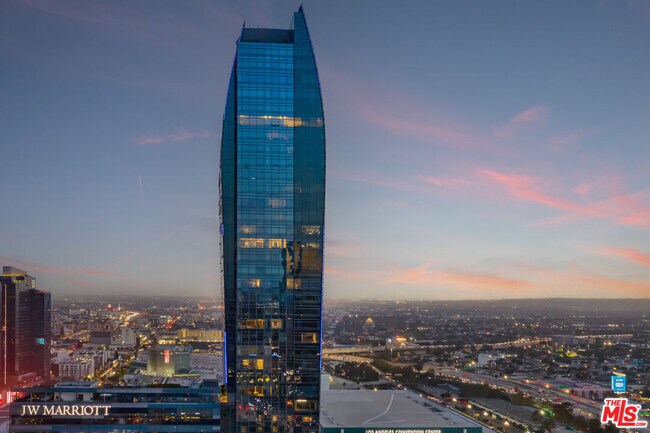 Building Photo - 900 W Olympic Blvd
