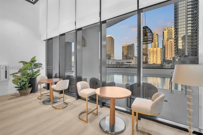 Building Photo - 225 N Miami Ave