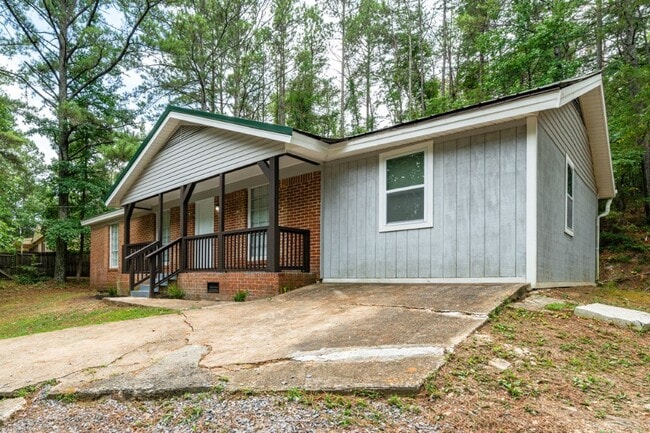 Building Photo - Spacious & Stylish – Fully Renovated 4BR Home Ready for Move-In!