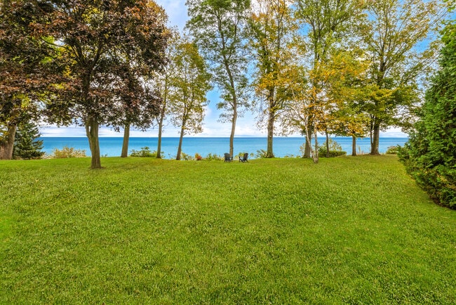 Building Photo - 10046 Sheridan Dr