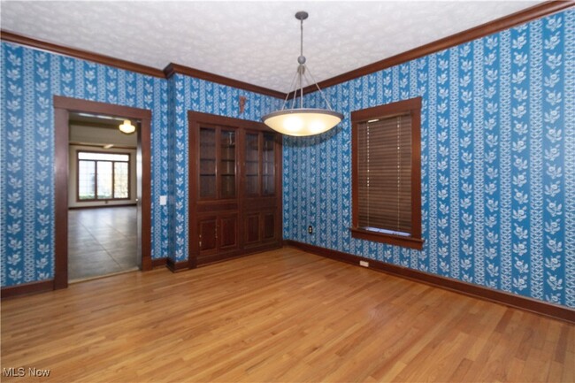 Building Photo - 559 Wadsworth Rd