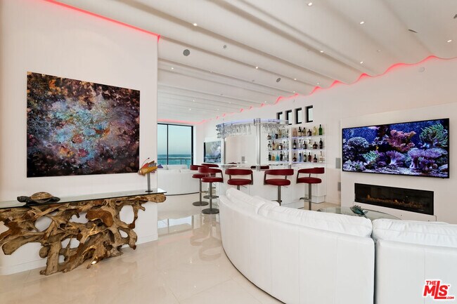 Building Photo - 27082 Malibu Cove Colony Dr