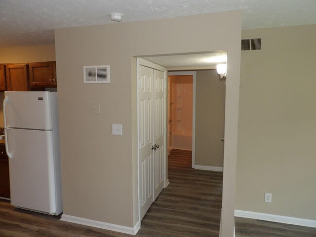 Building Photo - 35 Ashwood Ct