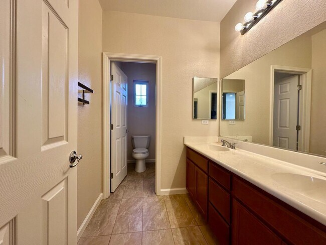 Building Photo - 1357 Trailside Ln