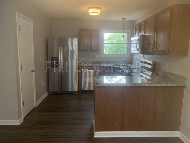 Building Photo - 8620 Olenbrook Dr