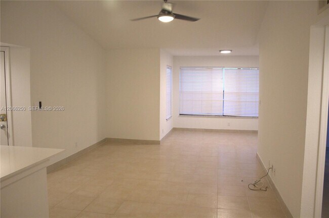 Building Photo - 2826 S University Dr