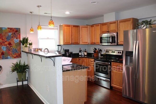 Building Photo - 708 Kaplan Ct