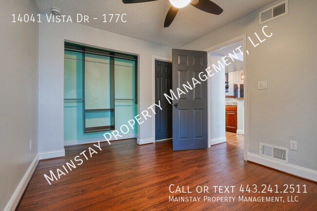 Building Photo - Beautiful 1 Bedroom Condo W/ Bonus Loft Sp...