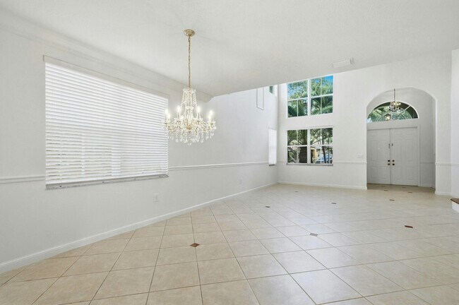 Building Photo - 2388 SW 127th Ave