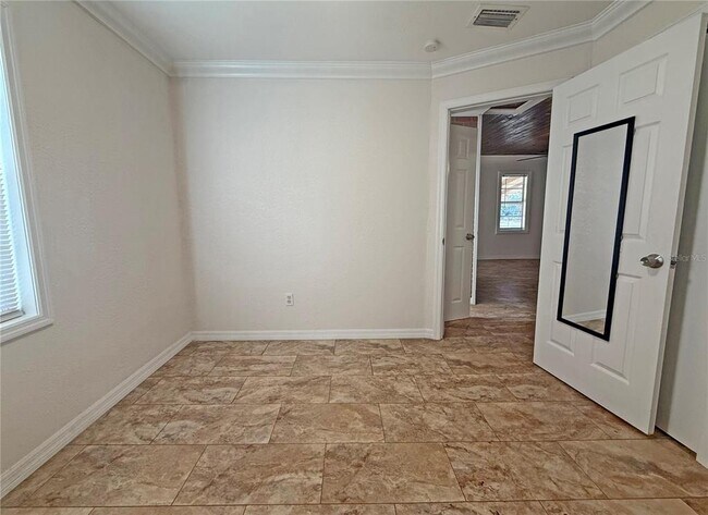 Building Photo - 3215 E Louisiana Ave