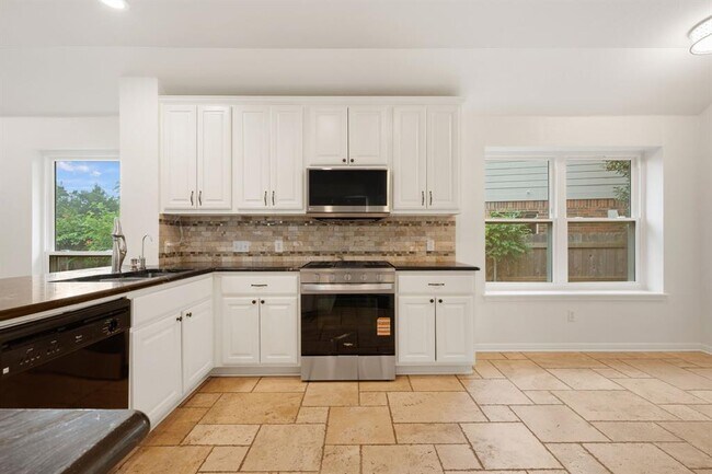 Building Photo - 8113 Campeche Bay Pl