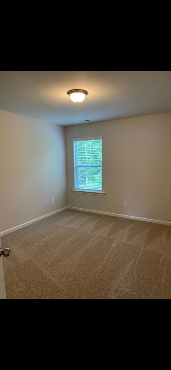 Building Photo - 135 Rossell Park Cir