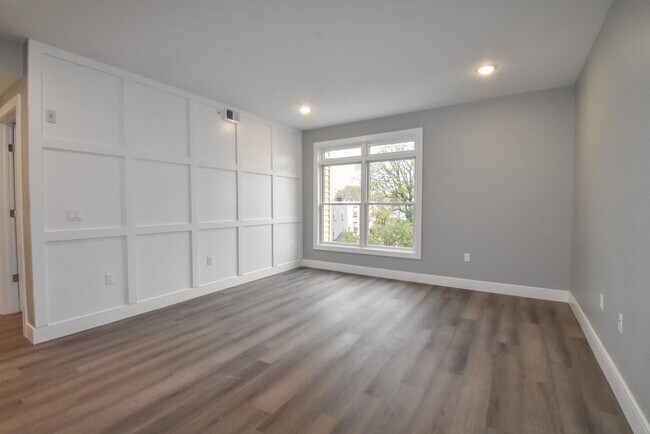 Building Photo - 4201 Bergen Turnpike