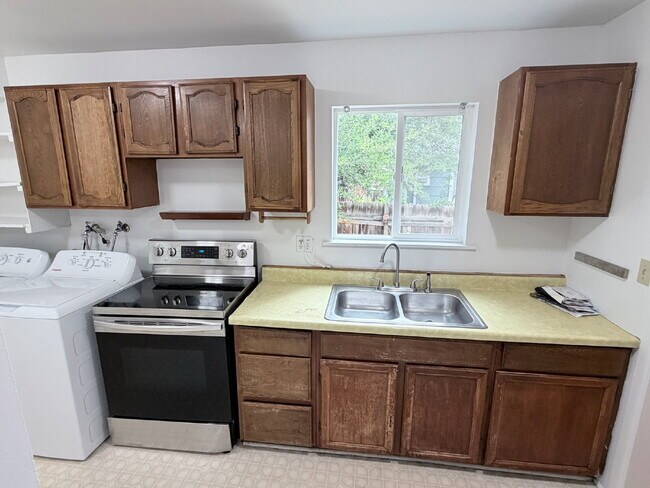 Building Photo - "Charming 2-Bed, 2-Bath Single Family Home in Boulder!"