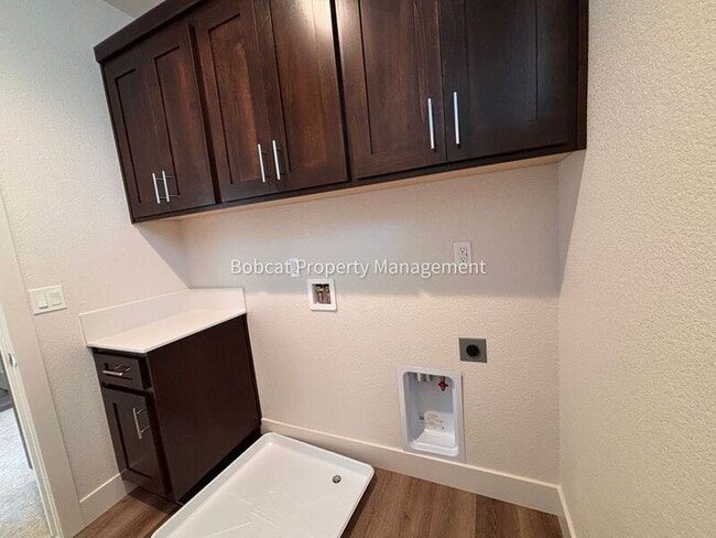 Building Photo - 1150 Little Ln