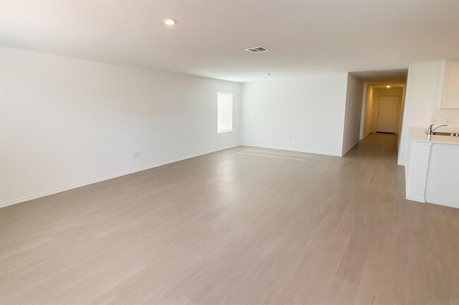 Building Photo - 461 Whoopers Lp