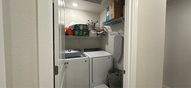 Building Photo - 477 Himalaya St. NE