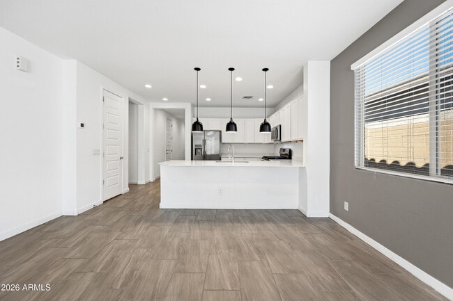 Building Photo - 1627 W Estes Way