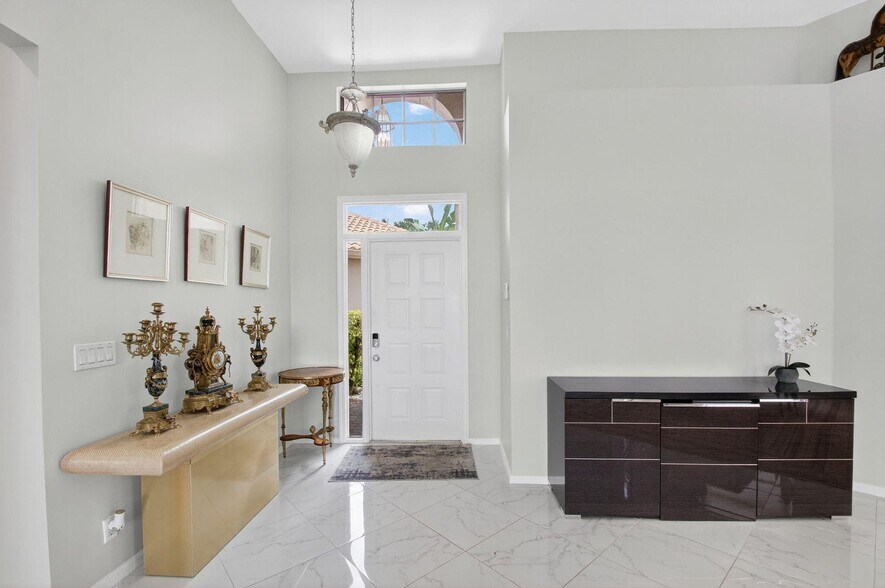 Building Photo - 4465 Barclay Fair Way