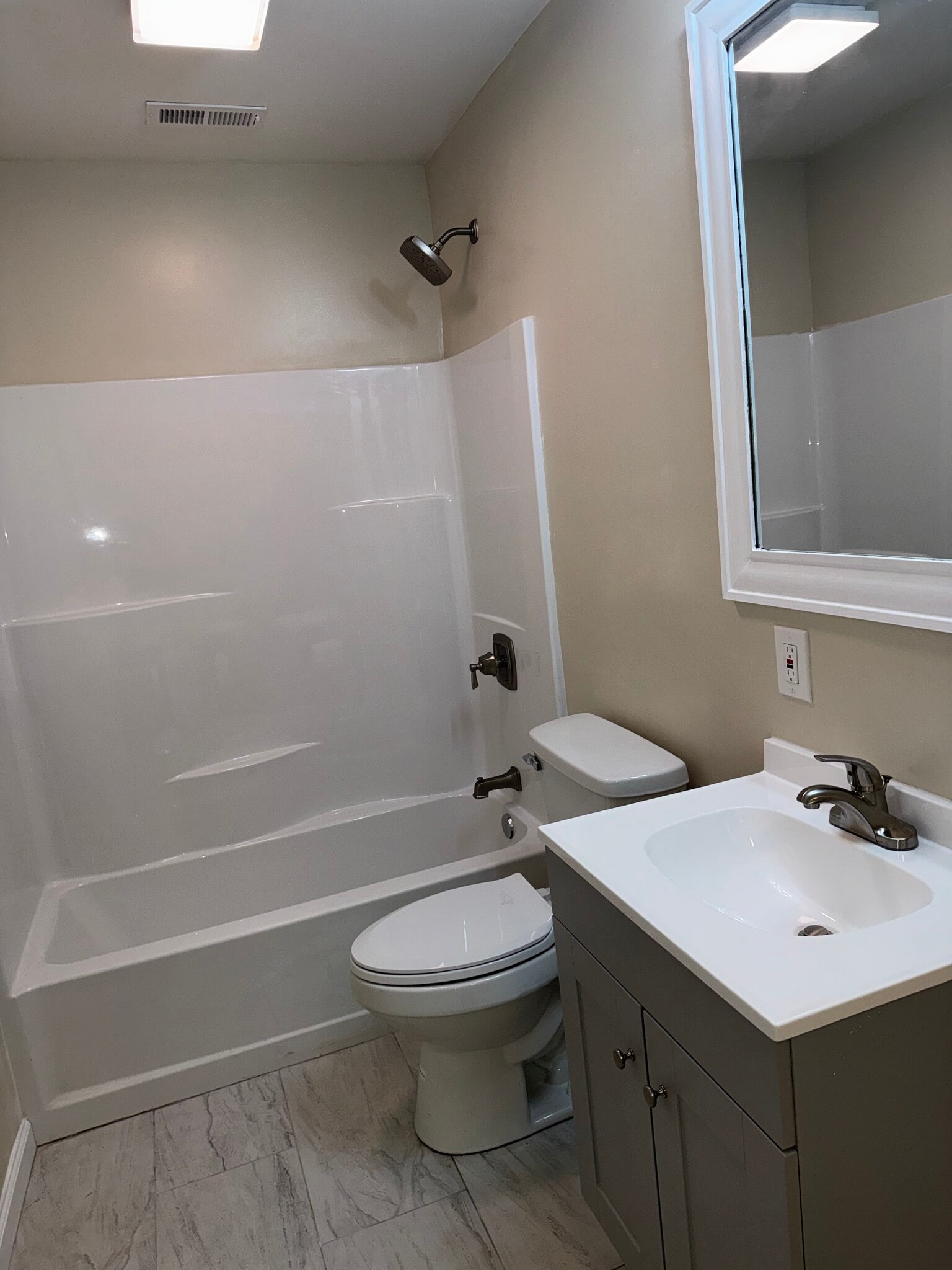 Building Photo - 901 Haledon Rd