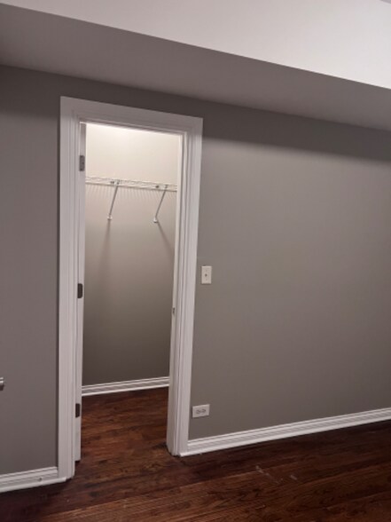 Building Photo - 8236 S Ellis Ave