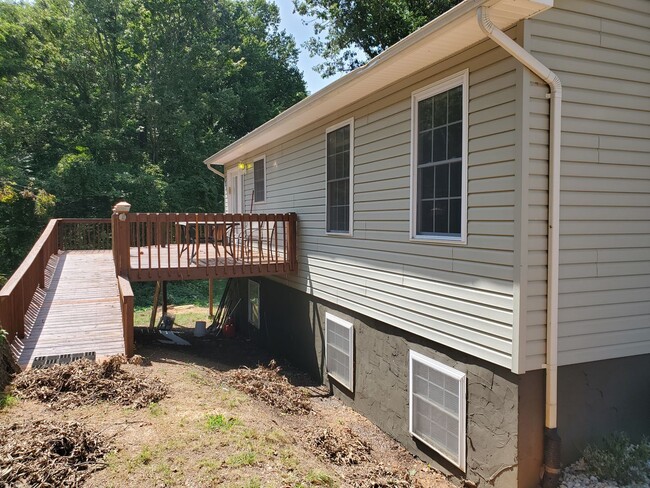 Building Photo - 164 Cochran Rd
