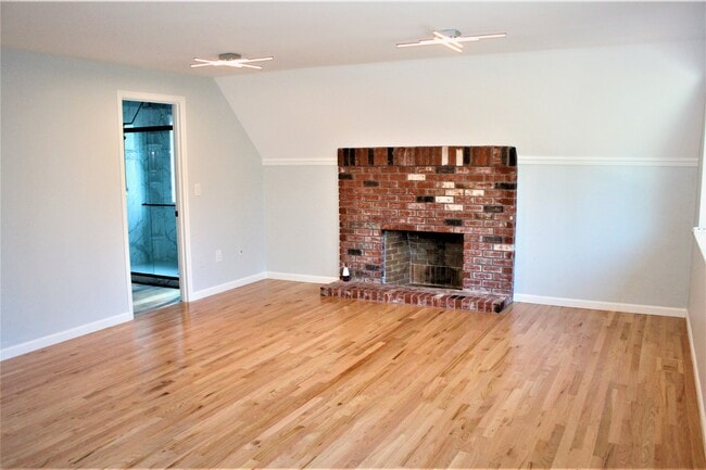 Building Photo - 321 Keach Ct