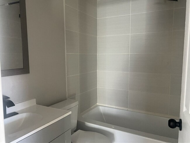 Building Photo - 235 Ann St NW