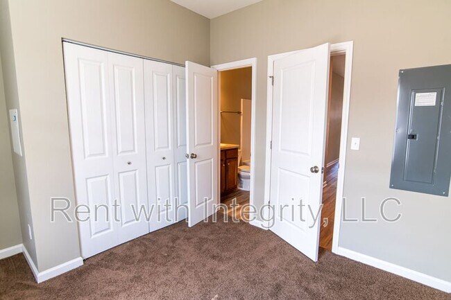Building Photo - 2200 Del Carmel Way