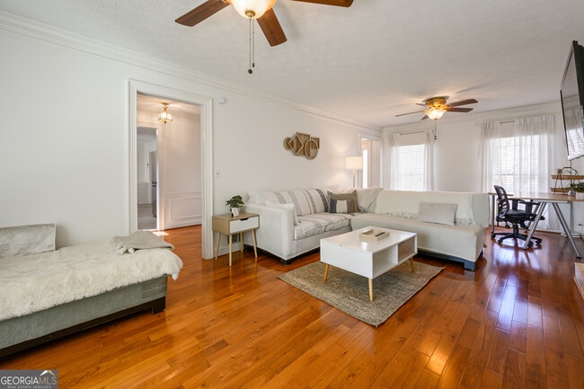 Building Photo - 1223 Settlebench Ln