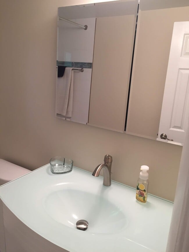 Guest Bath - 6520 N Ocean Blvd