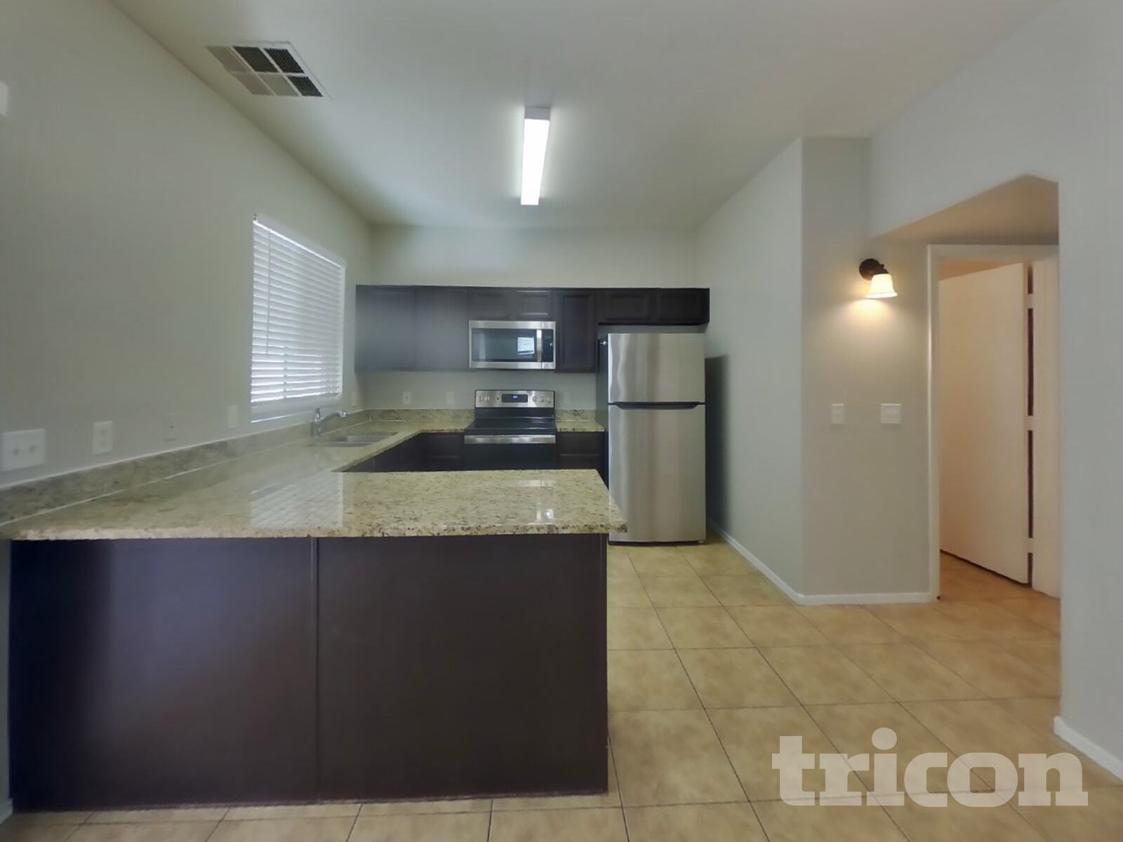 Building Photo - 3921 W Irwin Ave