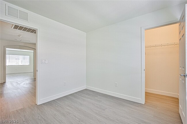Building Photo - 6145 Sky River Ct
