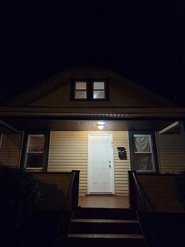 Building Photo - 24 Valley St