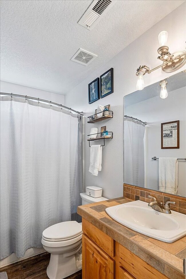 Building Photo - 1622 NW Rimrock Dr