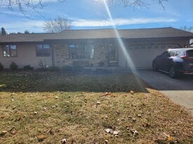 Building Photo - 3085 Summer Pl