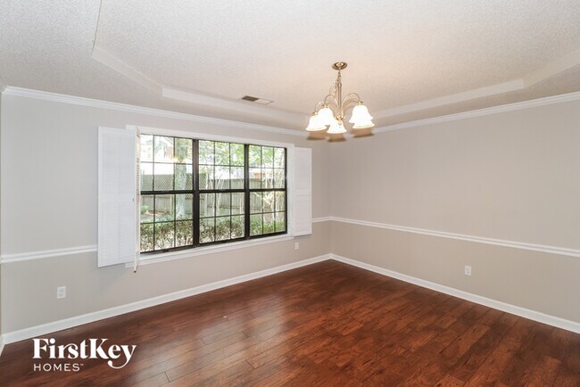 Building Photo - 8410 Walnut Tree Dr