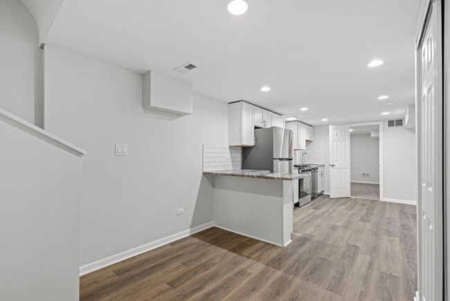 Building Photo - 236 Callan Ave