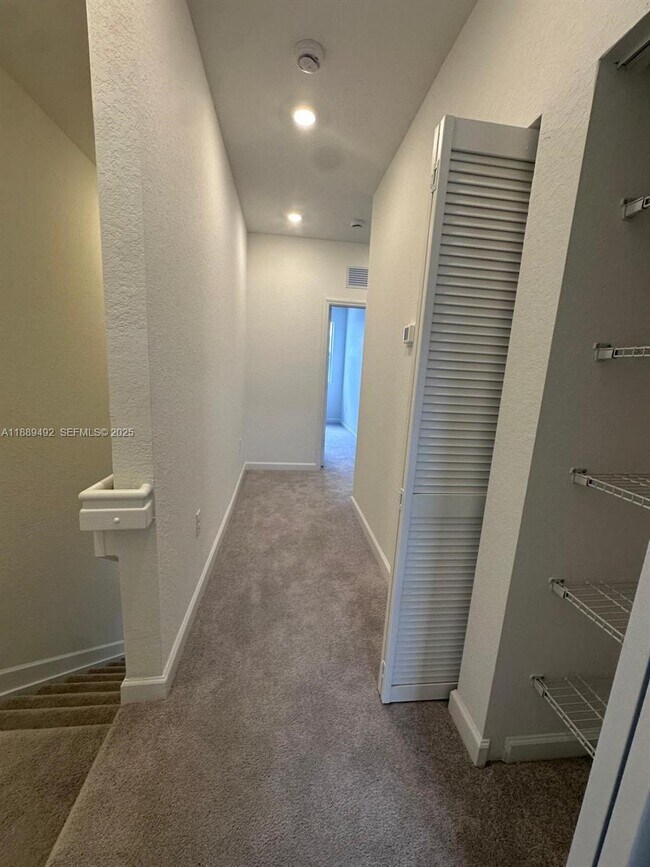 Building Photo - 1183 NW 1st Ter