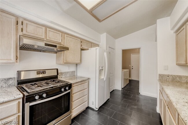 Building Photo - 8533 Sierra Cima Ln